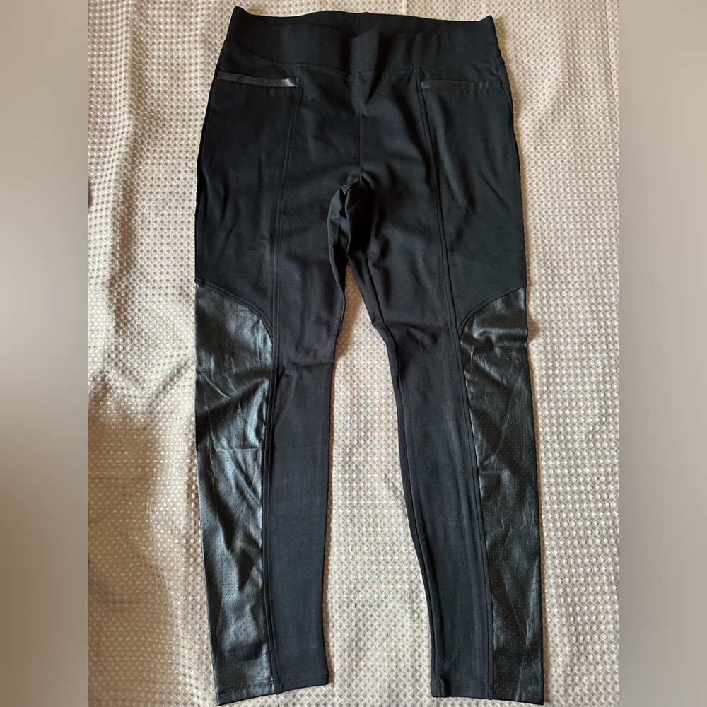 🍉 Ricki’s Black Leggings with Faux Leather Panels XL EUC dressy stretchy